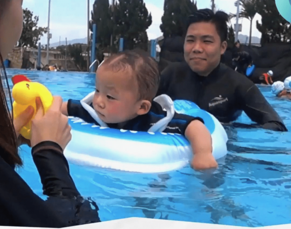 hk-swim-ocean-baby11