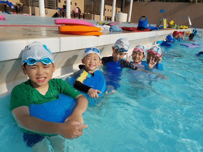 hk-swim-ocean-child162