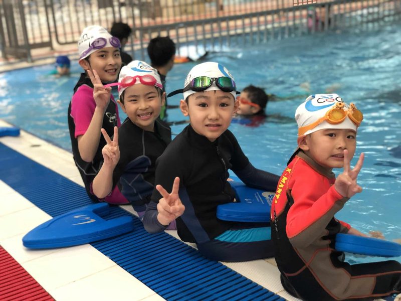 hk-swim-ocean-child2471